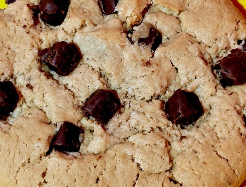 Bakery-Style Chocolate Chunk Cookies