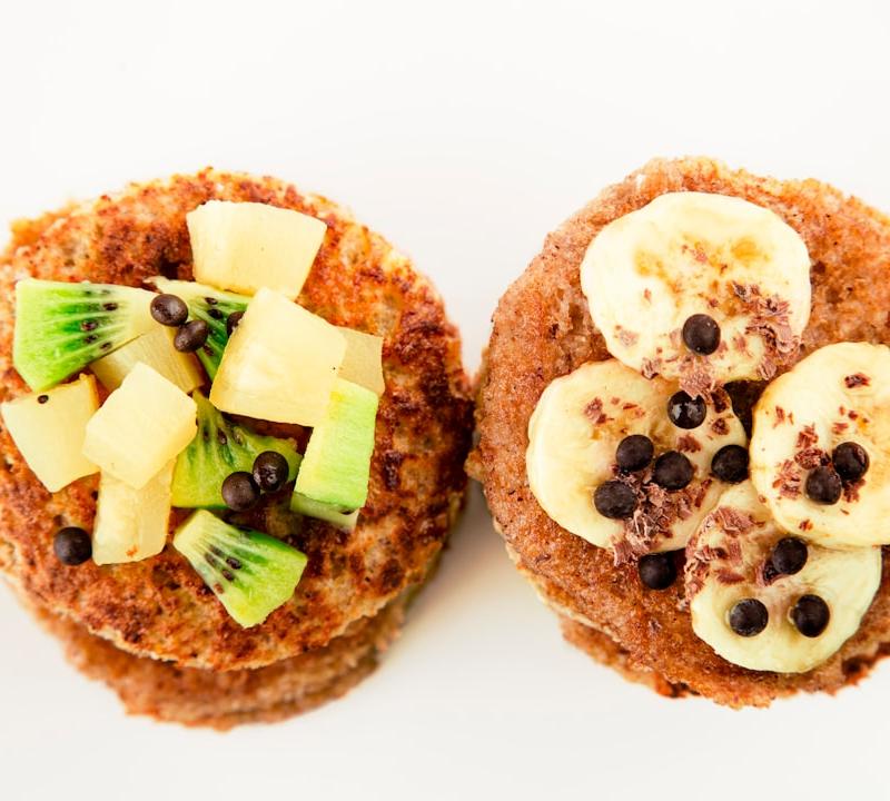 Banana Oat Protein Pancakes with Fruit