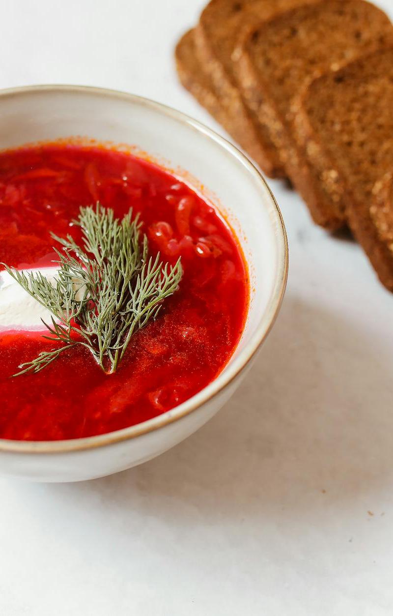 10-Min Barszcz Czerwony with Rye Bread