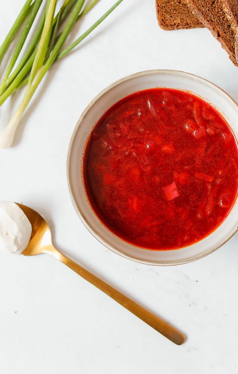 20-Min Barszcz — Polish Beet Soup with Rye Bread