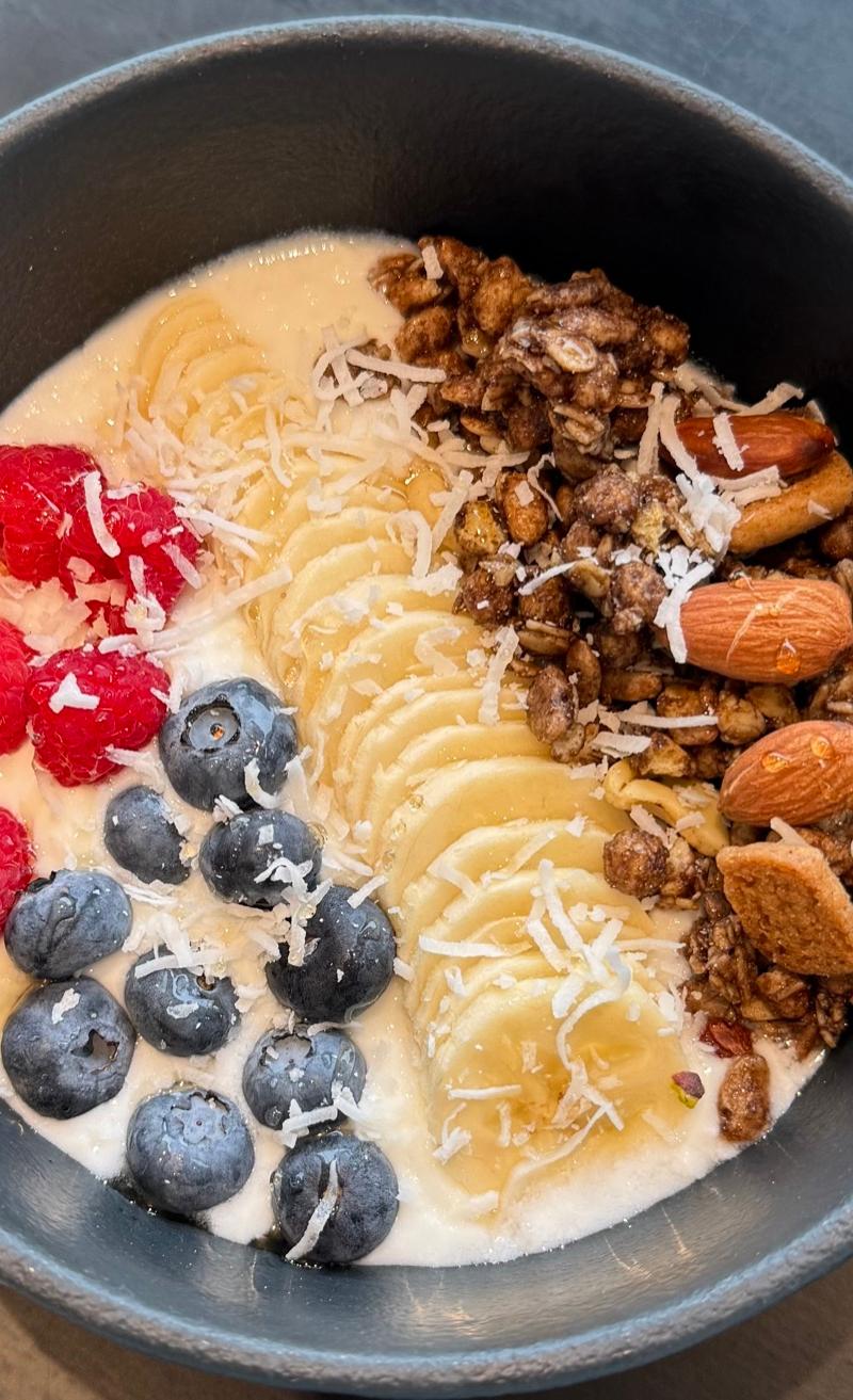 Berry Banana Yogurt Bowl