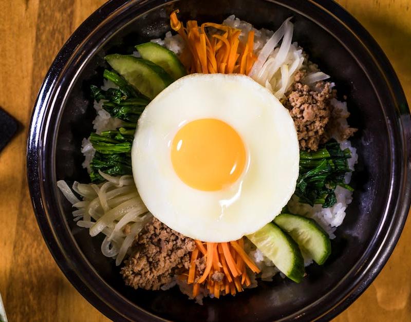 15-Min Bibimbap Bowl with Fried Egg