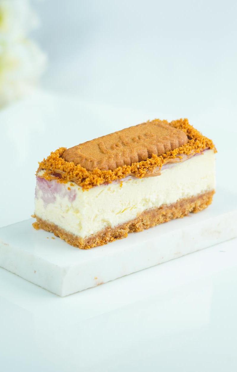 15-Minute No-Bake Biscoff Cheesecake Bars
