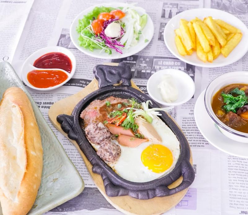 Bo Bit Tet — Crispy Steak, Egg & Fries