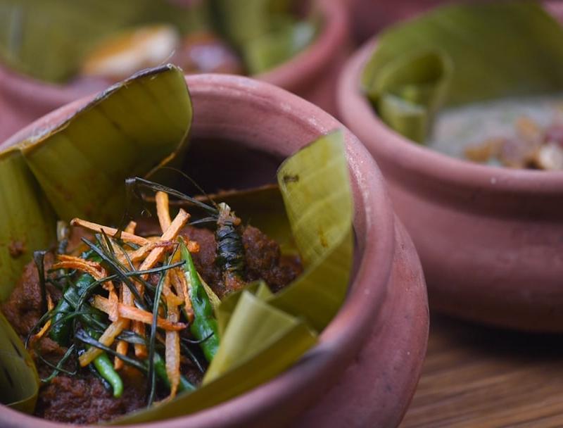 Bò Lá Lốt (Beef Wrapped in Betel Leaves)