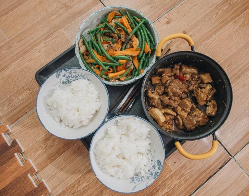 25-Min Brown Stew Chicken with Rice
