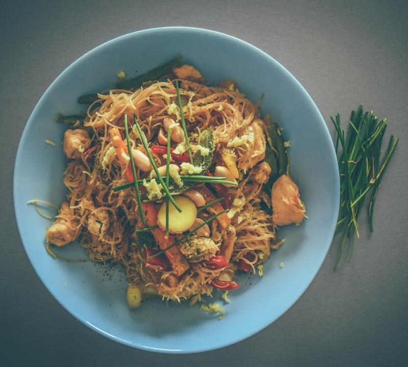 Bun Xao — Stir-Fried Vermicelli with Shrimp & Pork