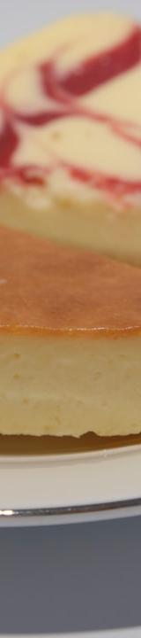 5-Min Burnt Basque Cheesecake with Strawberry