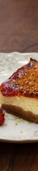 5-Minute Burnt Cheesecake with Berries