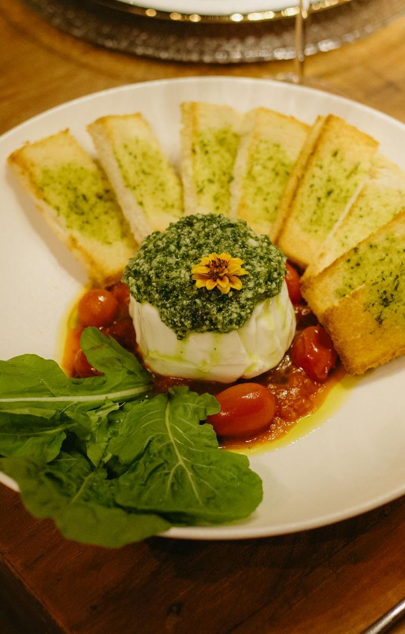 Burrata Caprese with Garlic Bread & Arugula