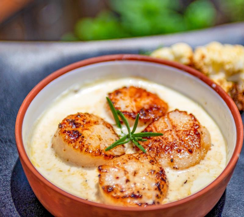 Buttery Seared Scallops & Roasted Cauliflower