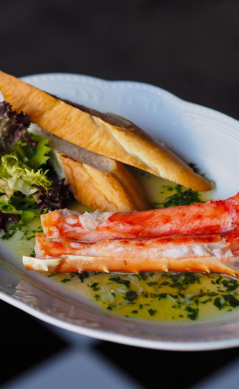 Cajun Garlic Butter Crab Legs & Toast