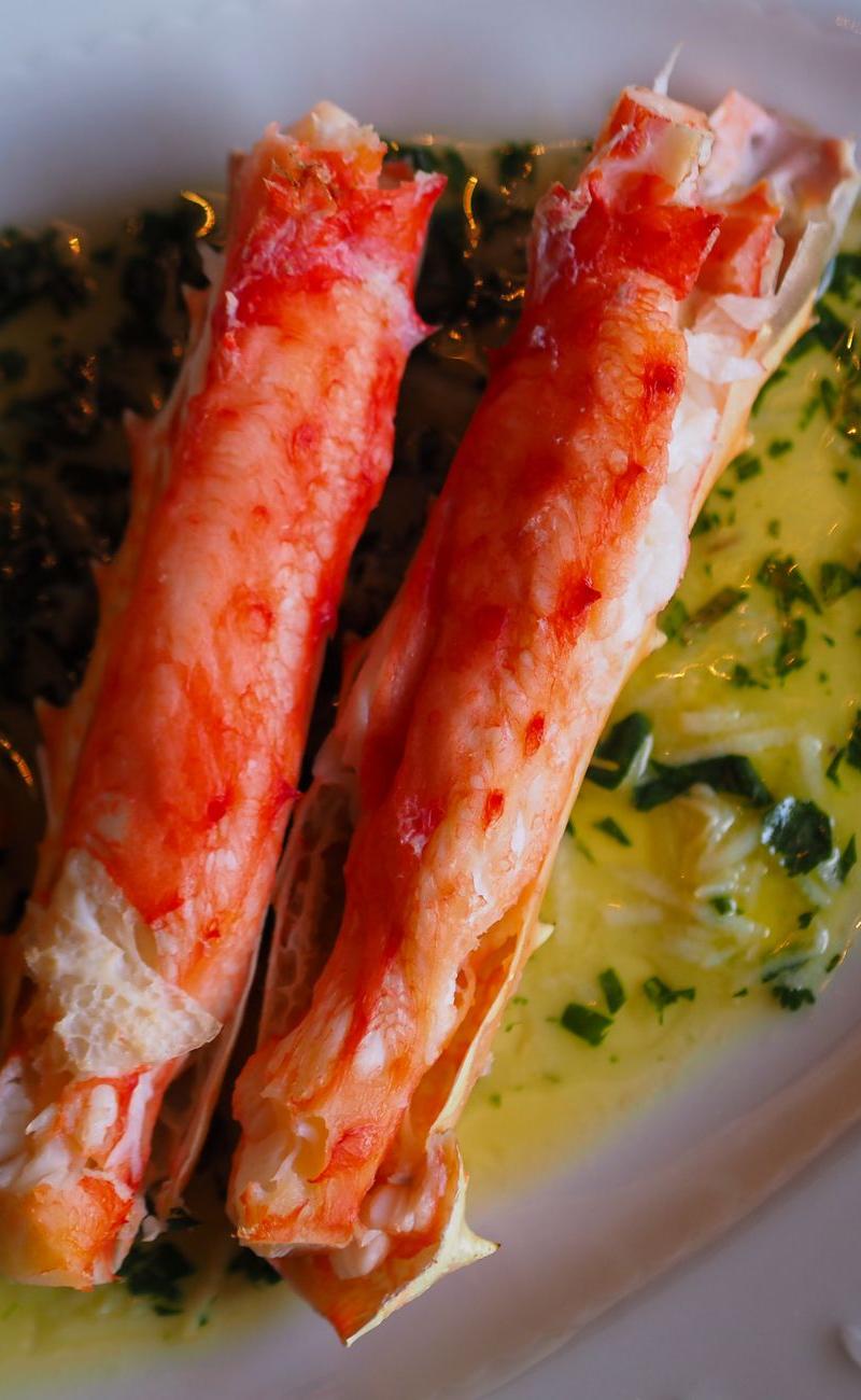Cajun Garlic Butter Crab Legs with Crusty Bread