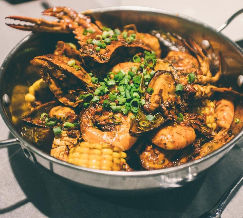 25-Min Cajun Seafood Boil with Corn & Sausage