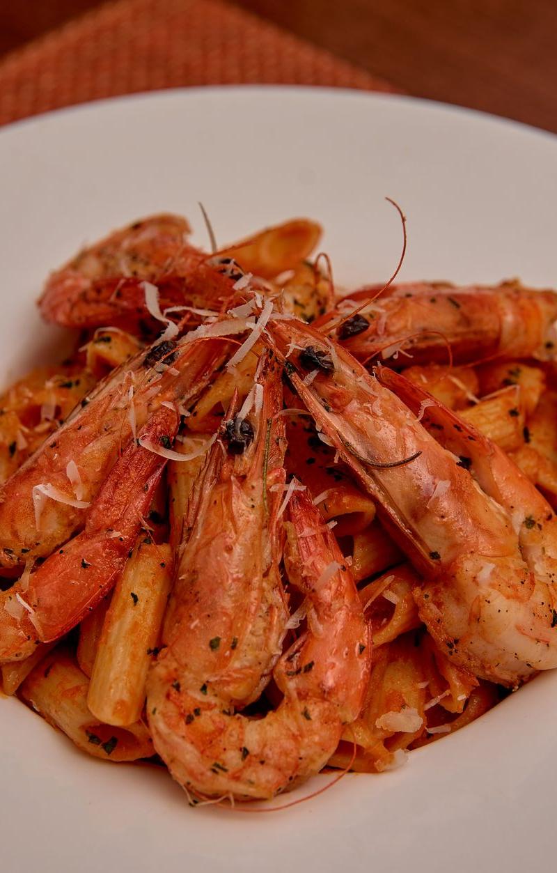 20-Min Cajun Shrimp Pasta & Garlic Bread