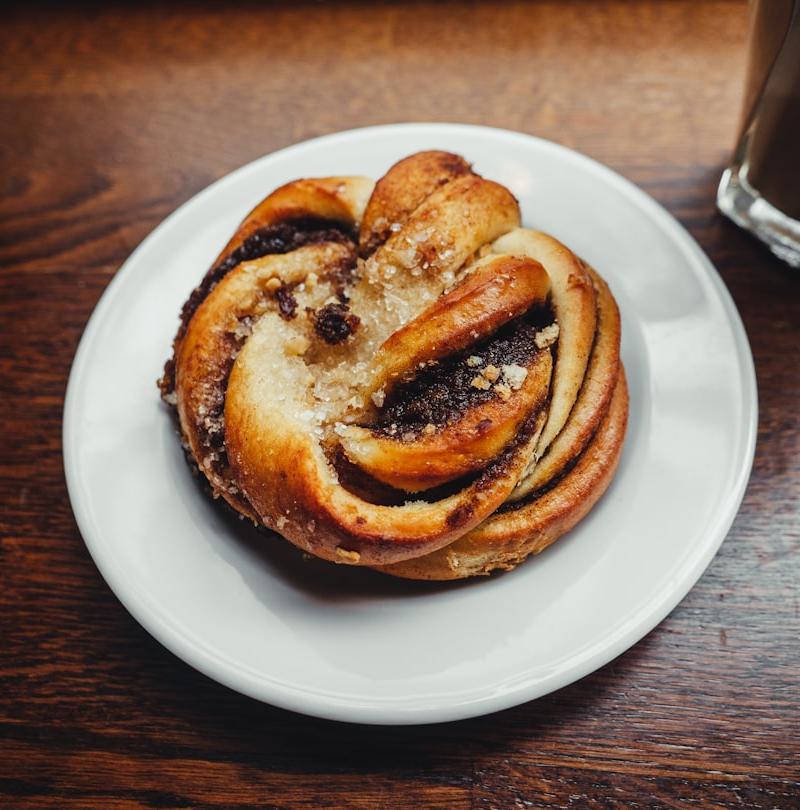 15-Min Cardamom Cinnamon Rolls