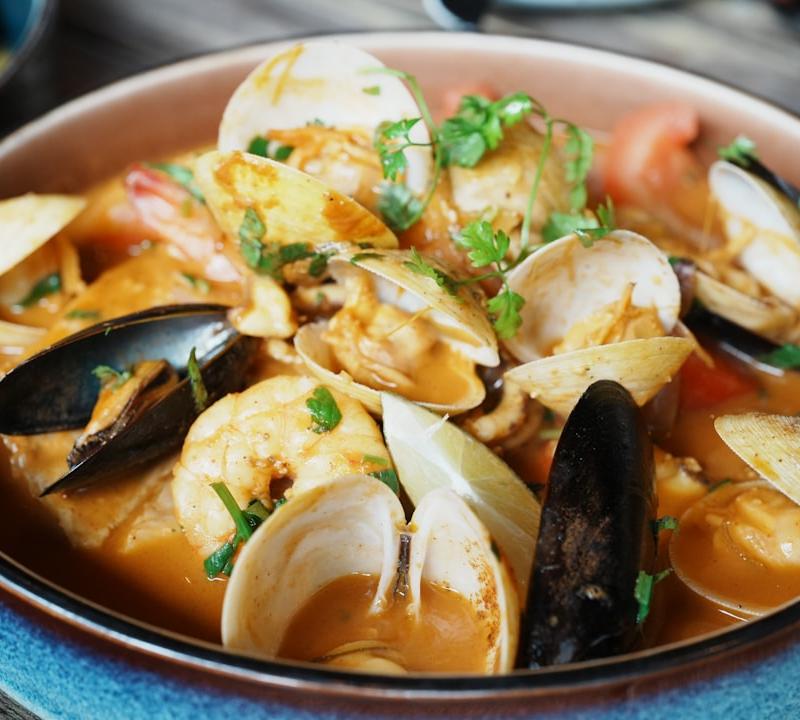 Cazuela de Mariscos Colombiana