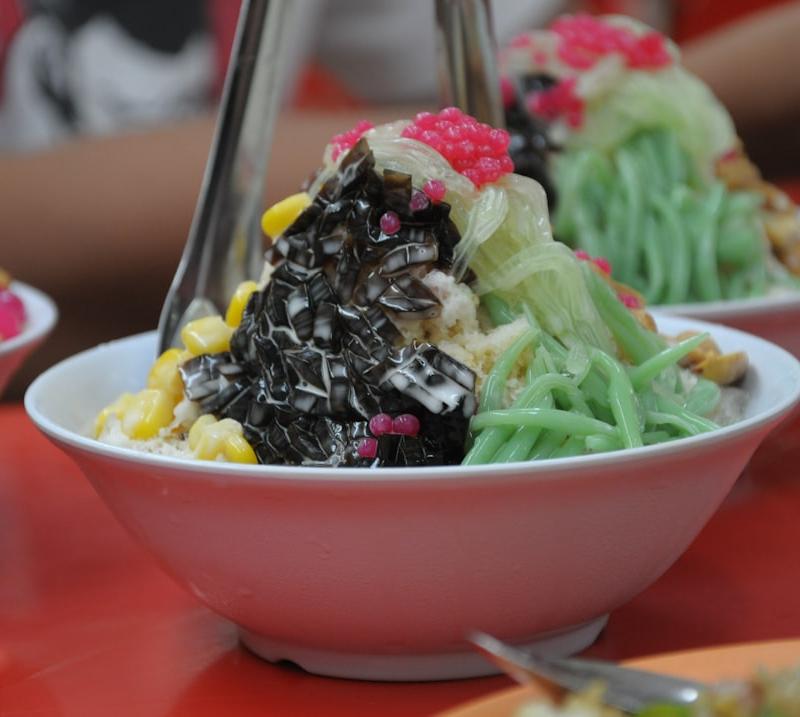 Cendol: Malaysian Coconut & Pandan Dessert
