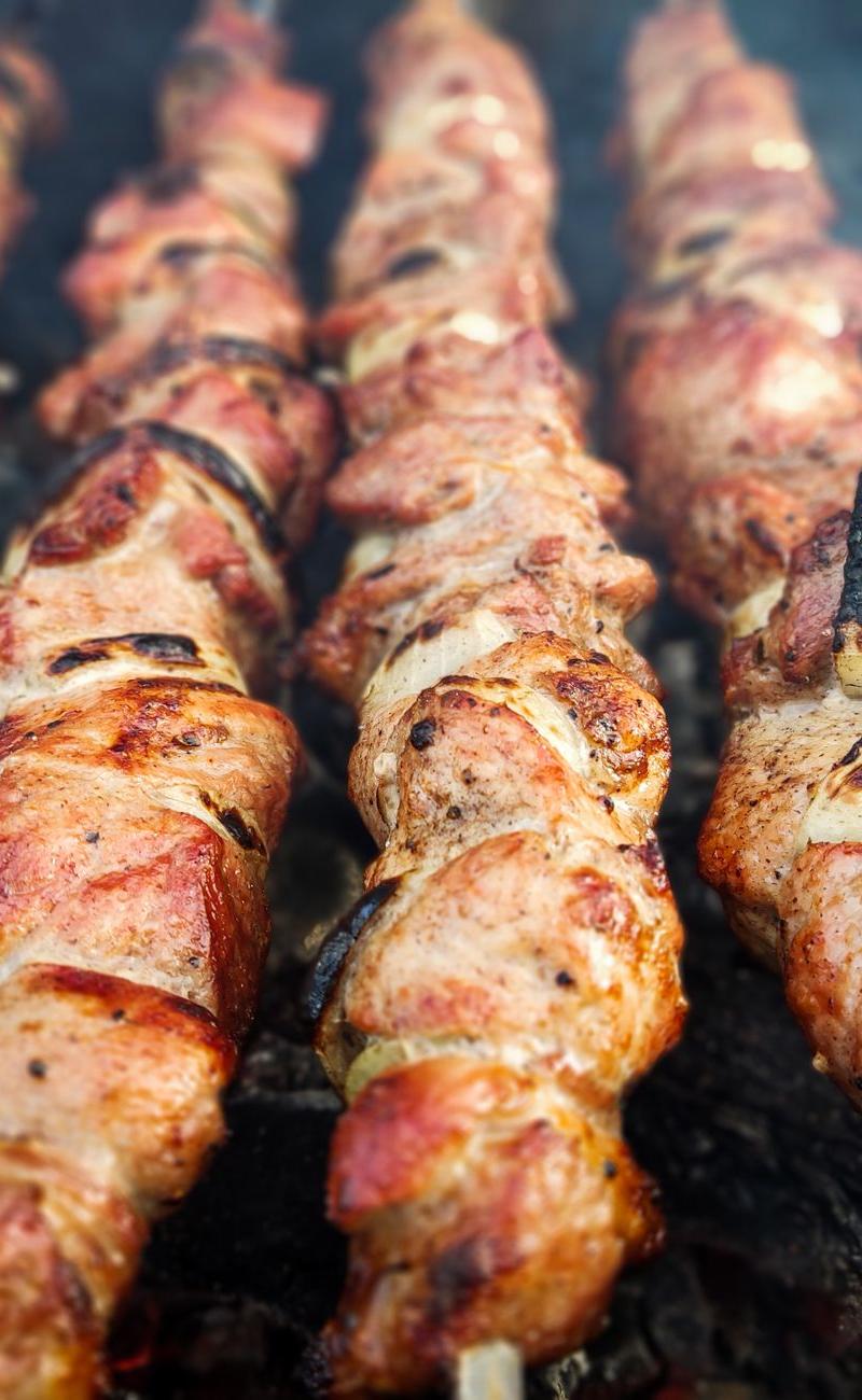 Charred Lamb Kebab with Garlic & Lemon