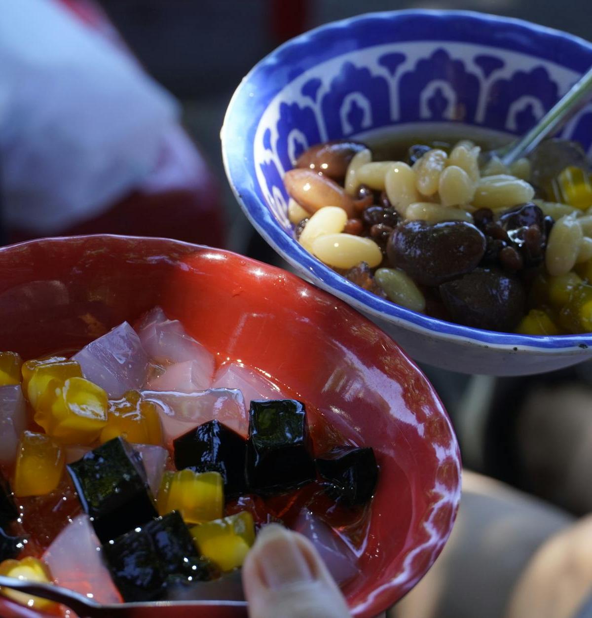 Chè (Vietnamese Sweet Bean Soup)