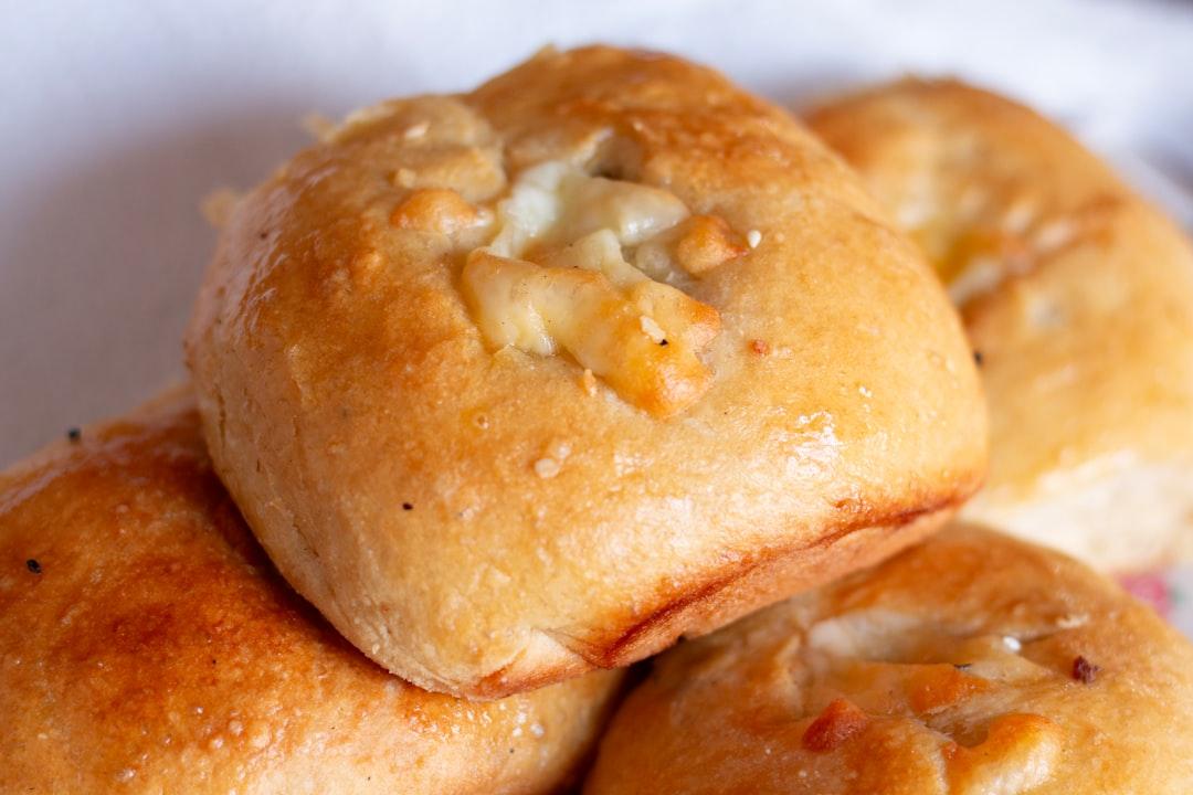 Cheesy Garlic Hawaiian Pull-Apart Bread