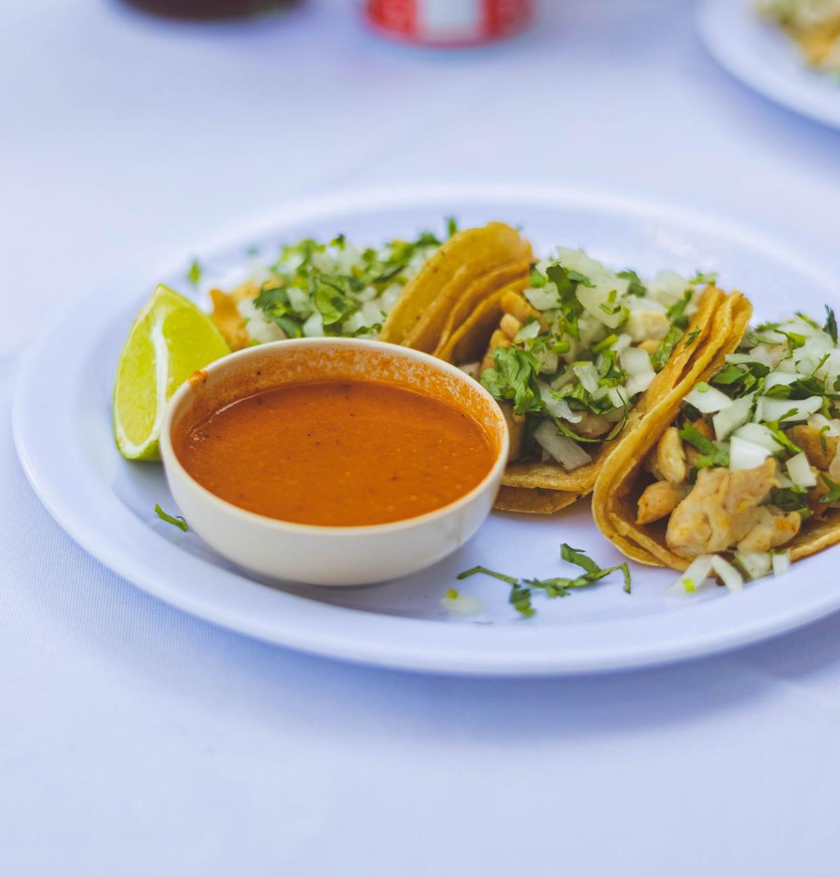 Cheesy Skillet Tacos de Cazuela