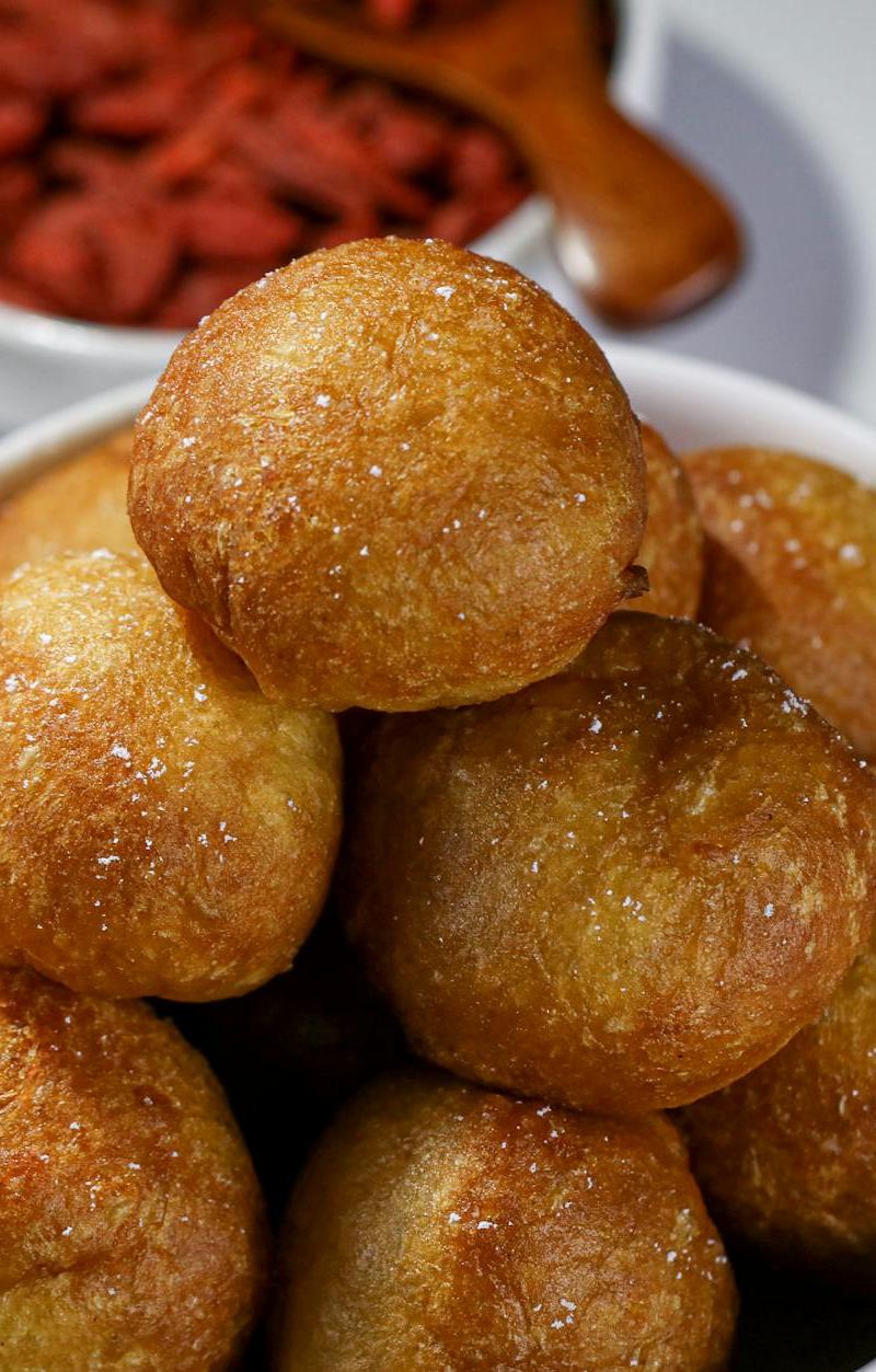 Cheesy Tomato Vetkoek