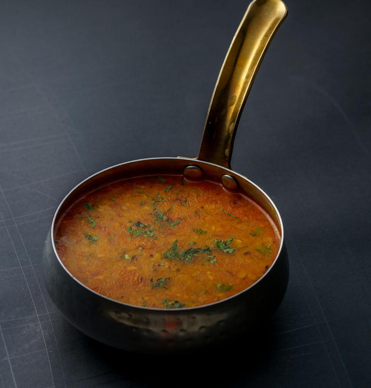 Bengali Chickpea Curry with Coconut