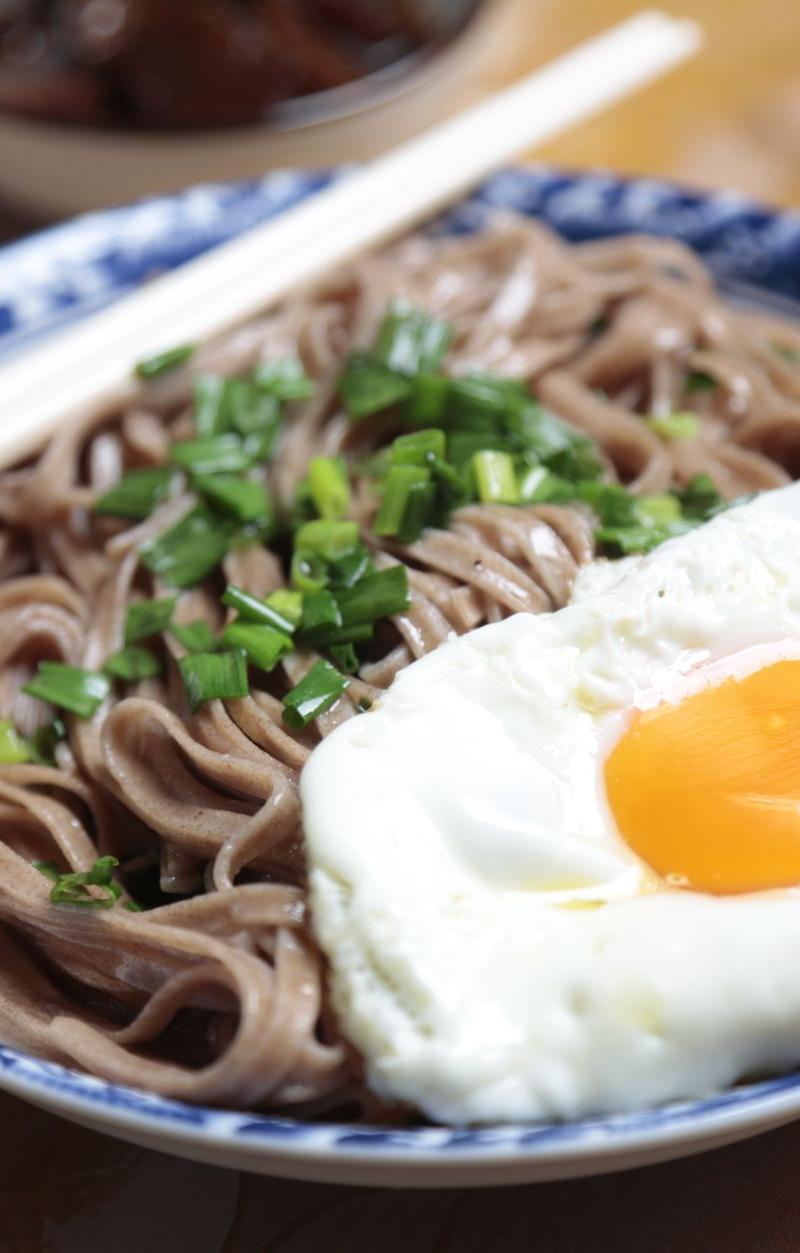Chilled Buckwheat Noodles with Crispy Egg