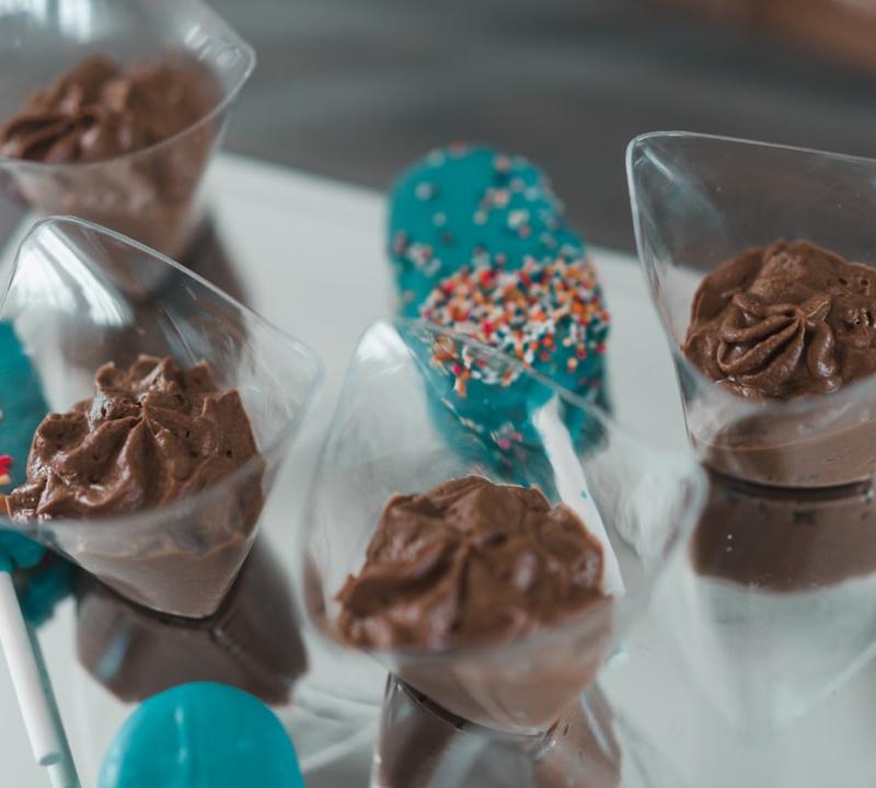 15-Min Chocolate Cake Pops & Mousse