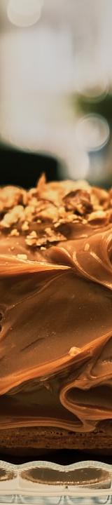 15-Min Chocolate Caramel Cake Bites