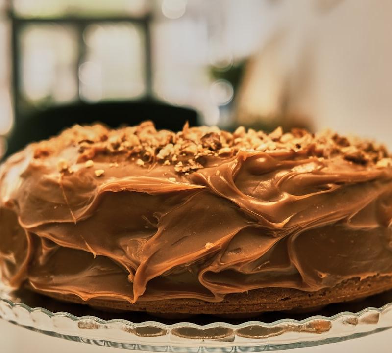 15-Min Chocolate Caramel Cake Bites
