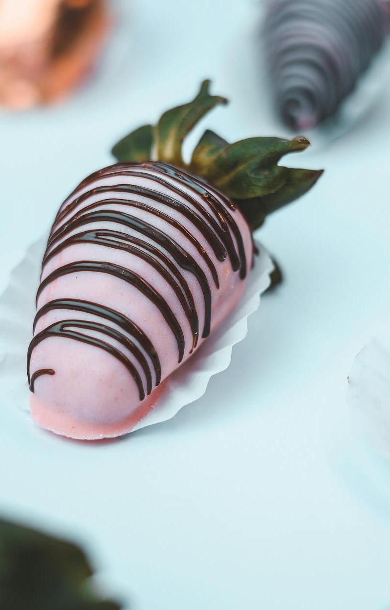 10-Minute Chocolate-Dipped Strawberries