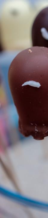 25-Min Chocolate Ghost Cake Pops
