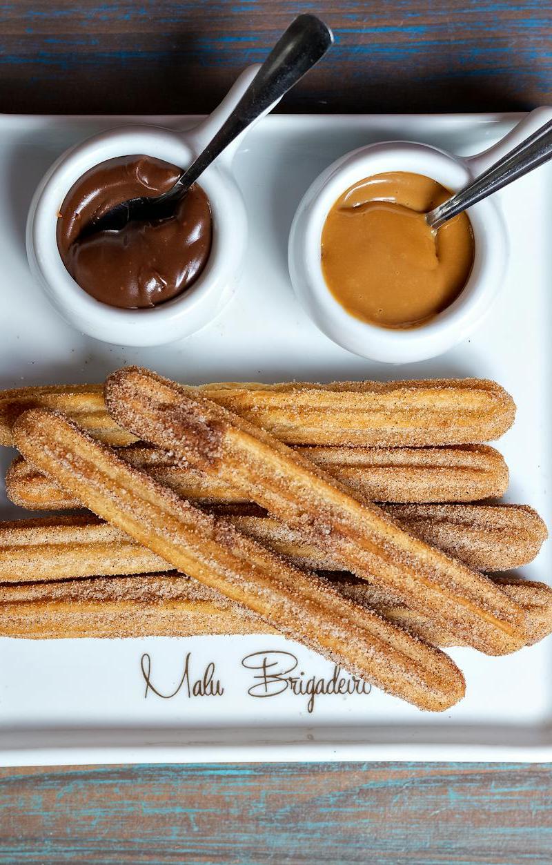 10-Min Churros With Chocolate & Dulce de Leche