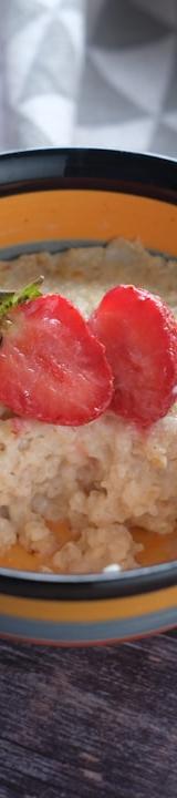 20-Min Cinnamon Rice Pudding with Strawberries
