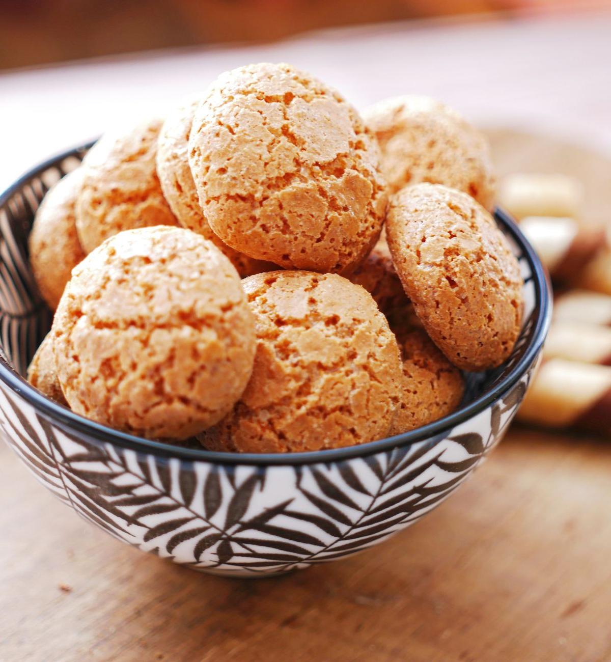 Classic Amaretti Cookies