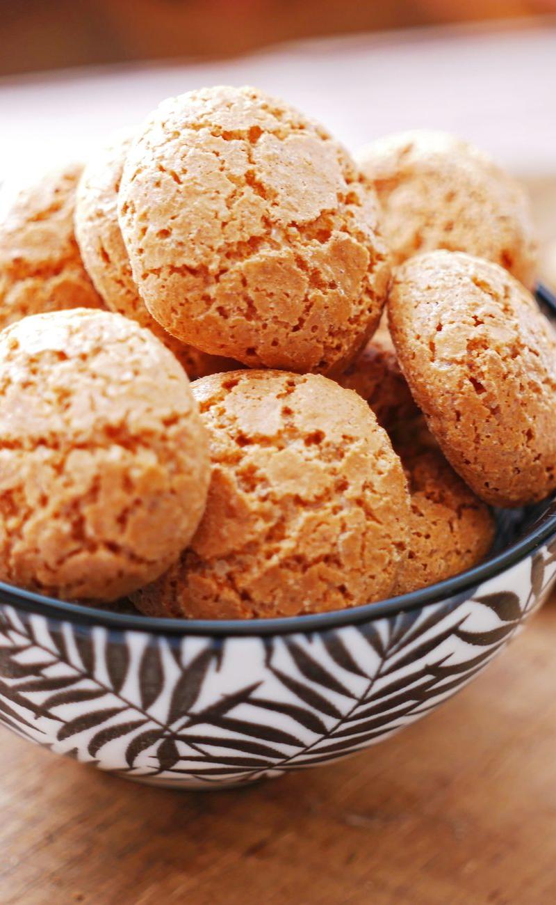 Classic Amaretti Cookies
