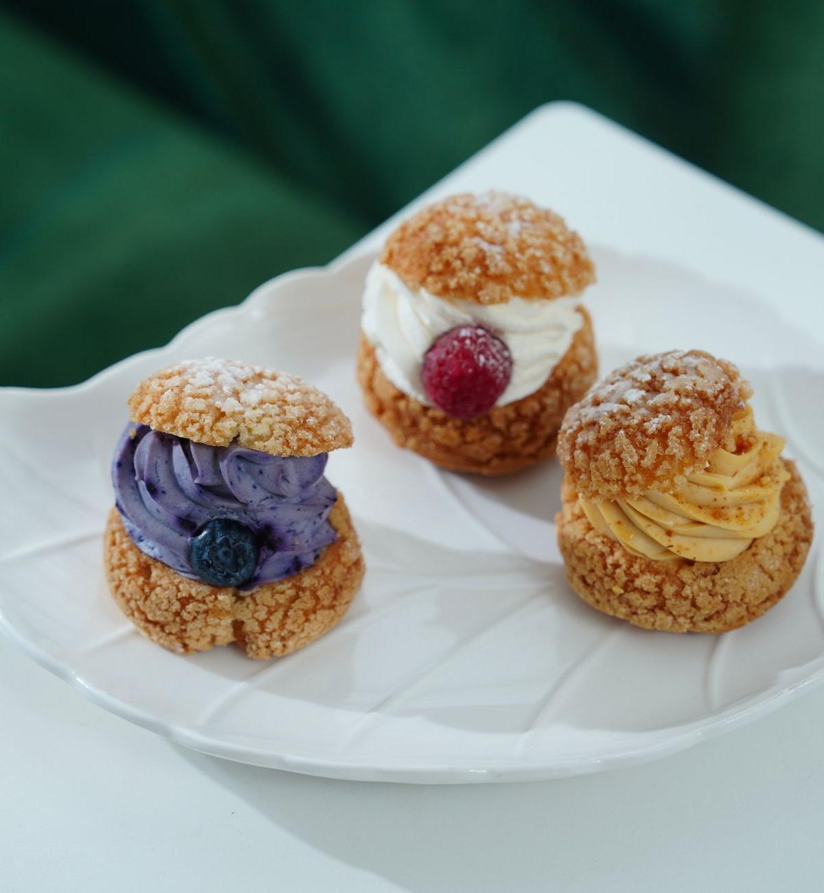 Classic Cream Puffs