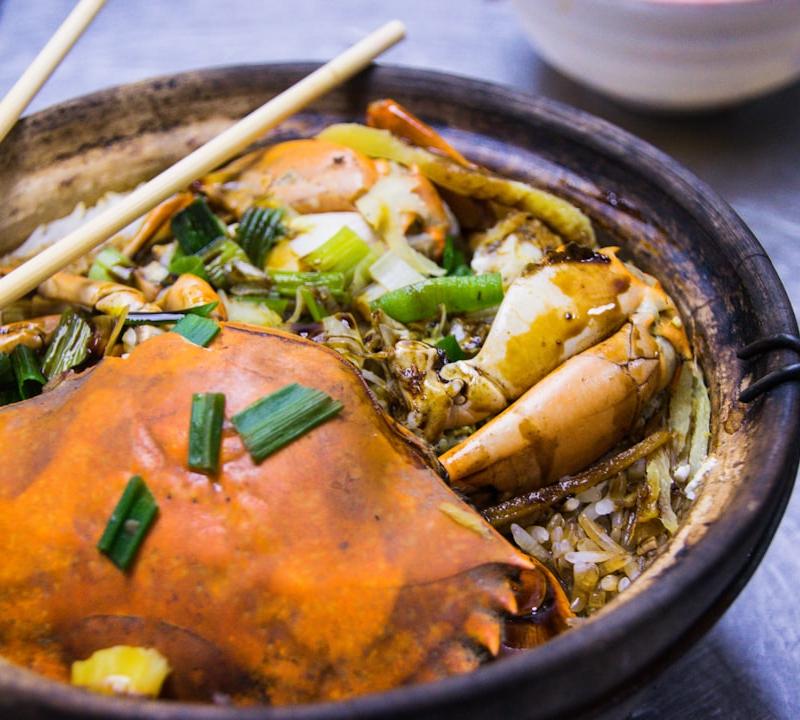 Clay Pot Crispy Rice with Caramelized Chicken