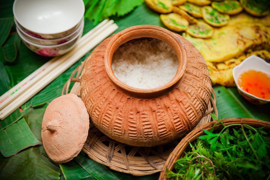 20-Min Clay Pot Rice with Crispy Edges