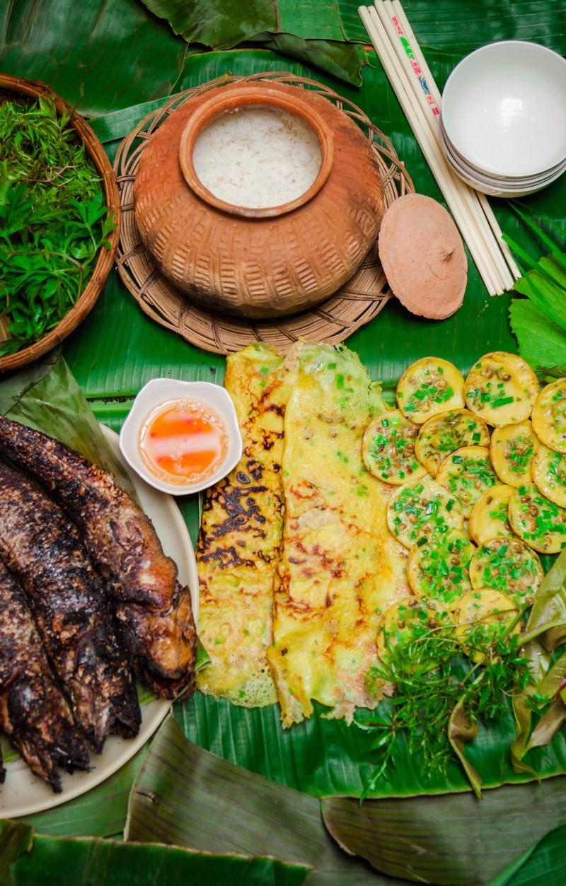 Clay Pot Rice with Grilled Fish & Crispy Pancakes