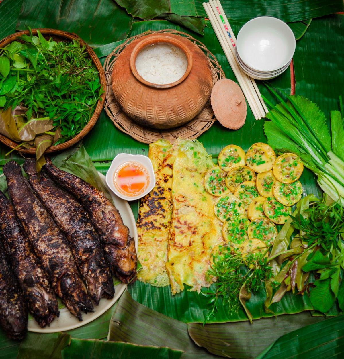 Clay Pot Rice with Grilled Fish & Crispy Pancakes