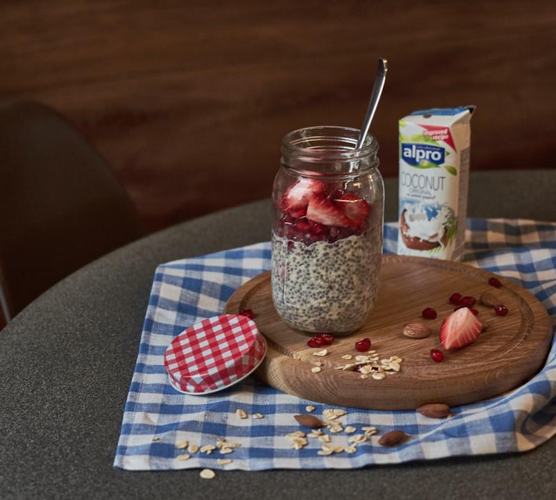 Coconut Berry Chia Overnight Oats