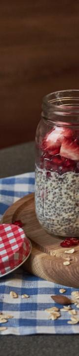 Coconut Berry Chia Overnight Oats