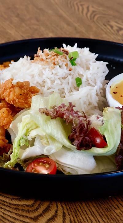15-Min Coconut Curry Chicken Rice Bowl