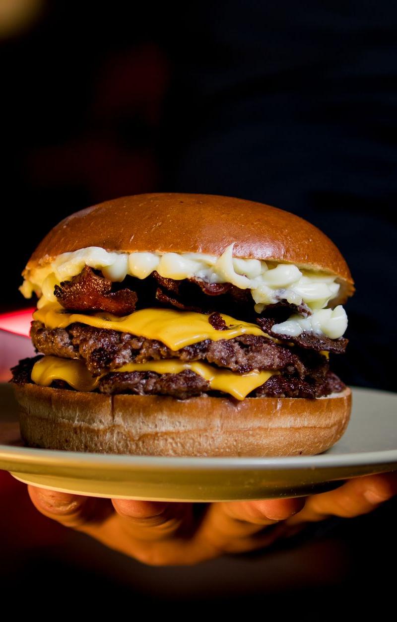 Connecticut Steamed Cheeseburger