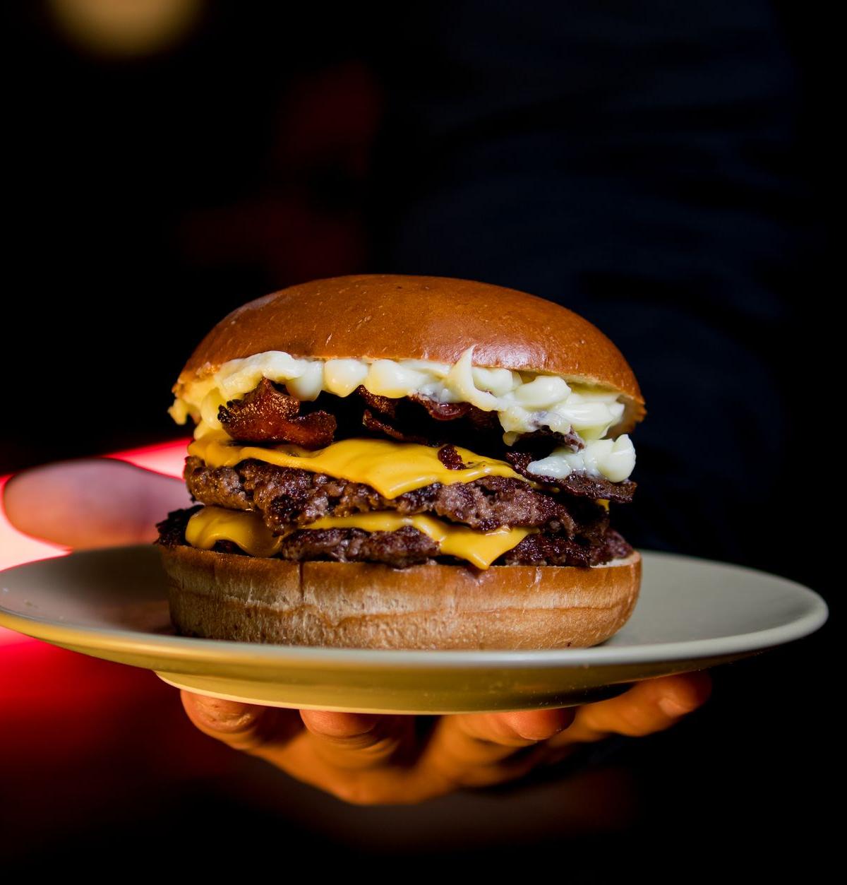 Connecticut Steamed Cheeseburger