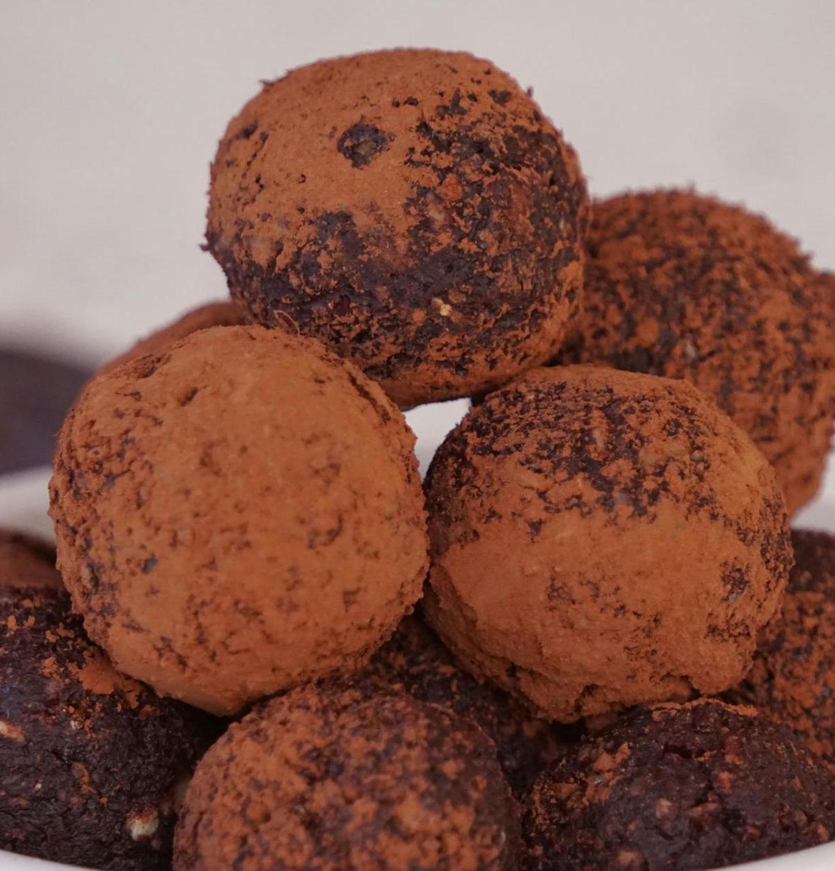 5-Minute Cookies and Cream Truffles