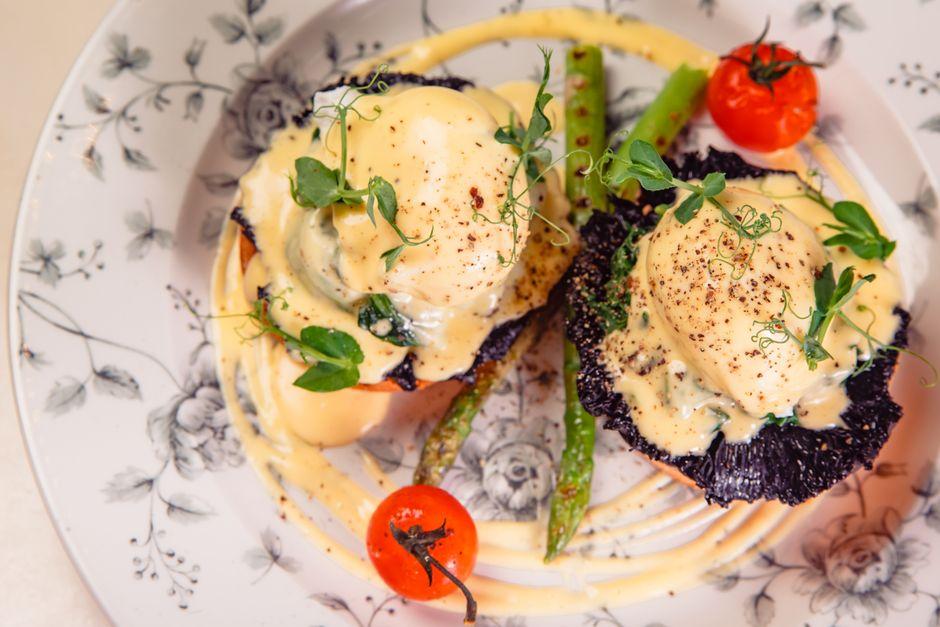Creamy Asparagus with Lemon Hollandaise